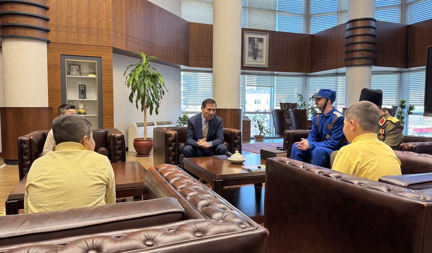 Konya'da okuldaki görüntüleri sosyal medyada ilgi çeken öğrencilere bisiklet hediyesi