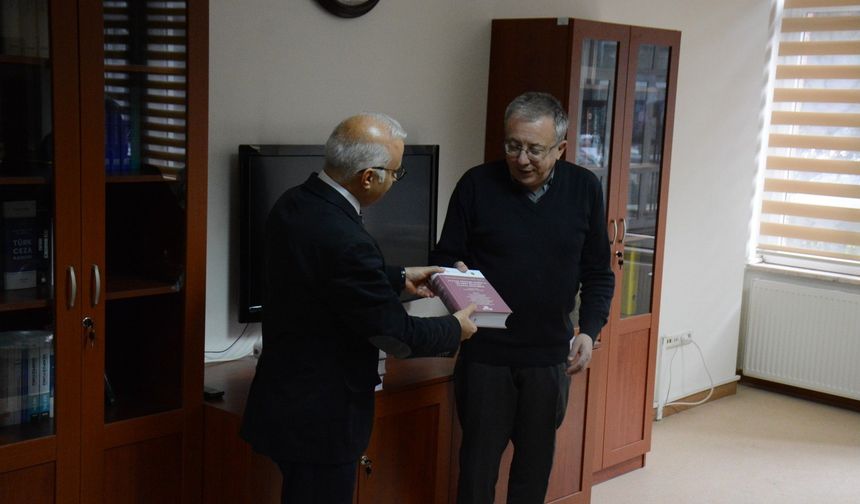 Fakülteden kurucu hocaya vefa