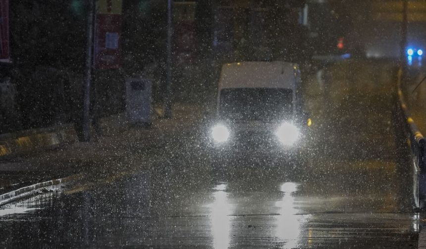 Ankara'da yüksek kesimlerde kar yağışı etkili oldu