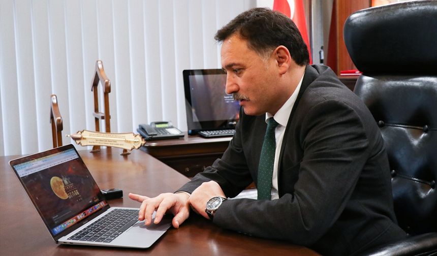 Kayseri Valisi Gökmen Çiçek, AA'nın 'Yılın Kareleri' oylamasına katıldı