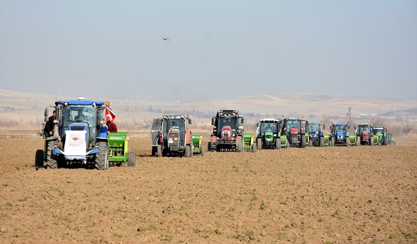 Kırıkkale'de ıslah edilen 2 bin 500 dekar alana arpa ekimi başladı