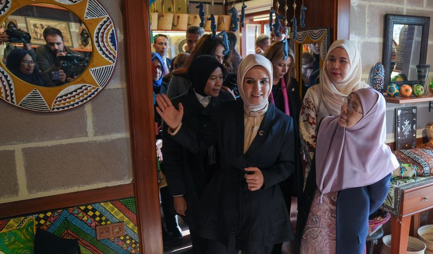 Malezya Başbakanı'nın eşi Dr. Wan Azizah İsmail, Afrika Evi'ni ziyaret etti