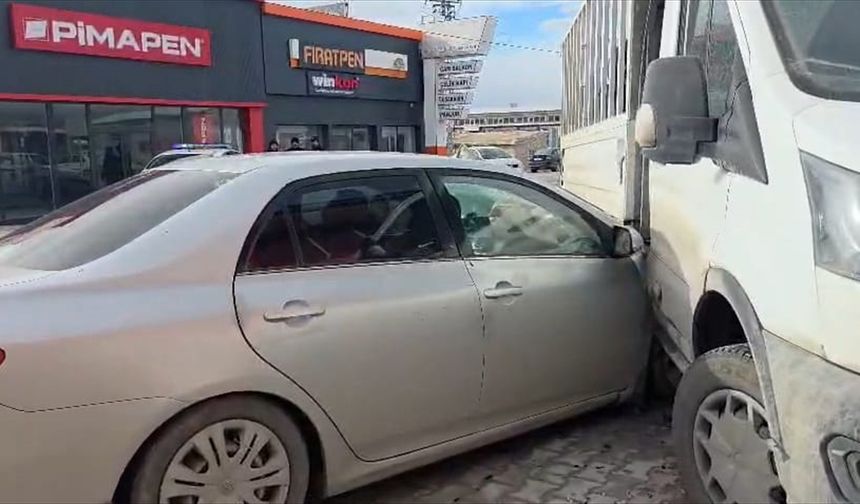 Aksaray'da trafik kazasında 1 kişi yaralandı