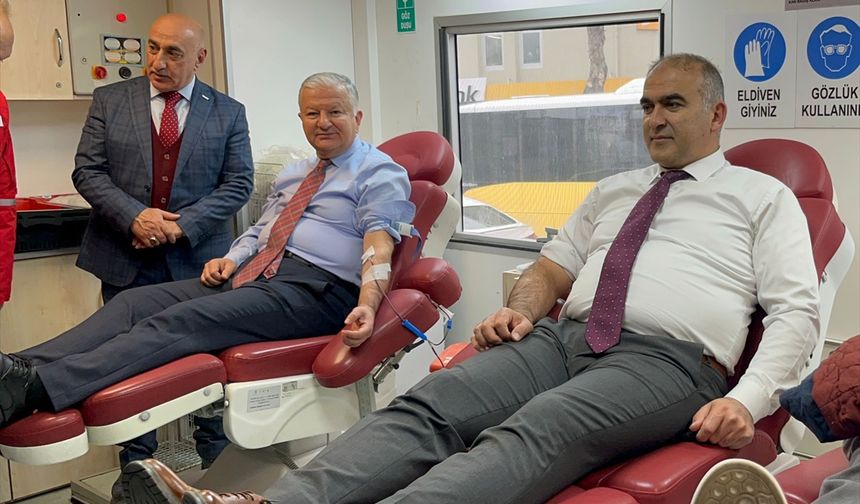 Aksaray'da Vali Murat Duru öncülüğünde kan bağışı yapıldı