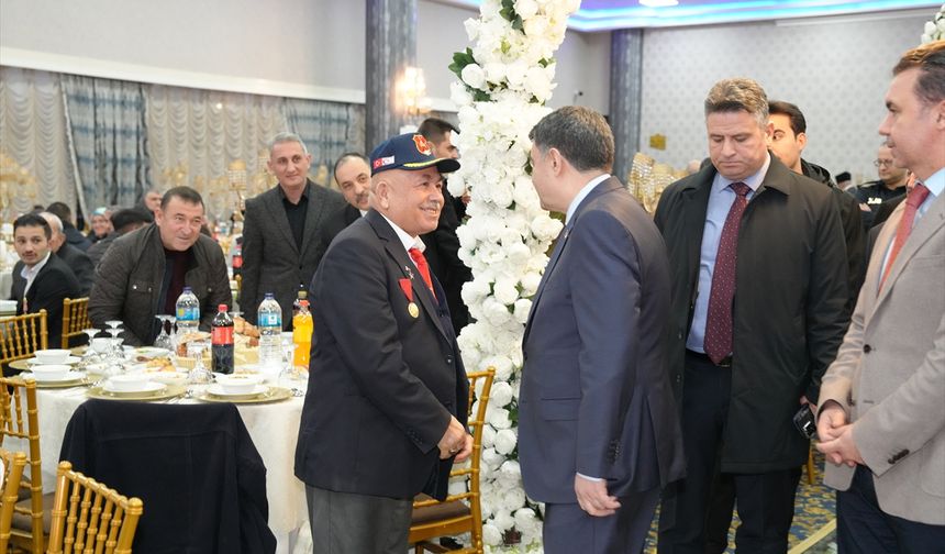 Ankara Valisi Şahin, Çubuk'ta şehit aileleri, gaziler ve engellilerle iftarda buluştu