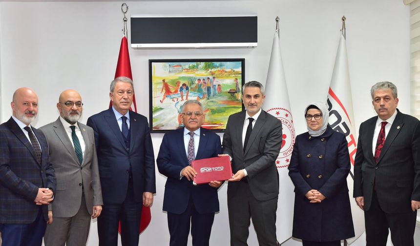 Başkan Büyükkılıç, kentin spor altyapısını güçlendirecek protokolü imzaladı