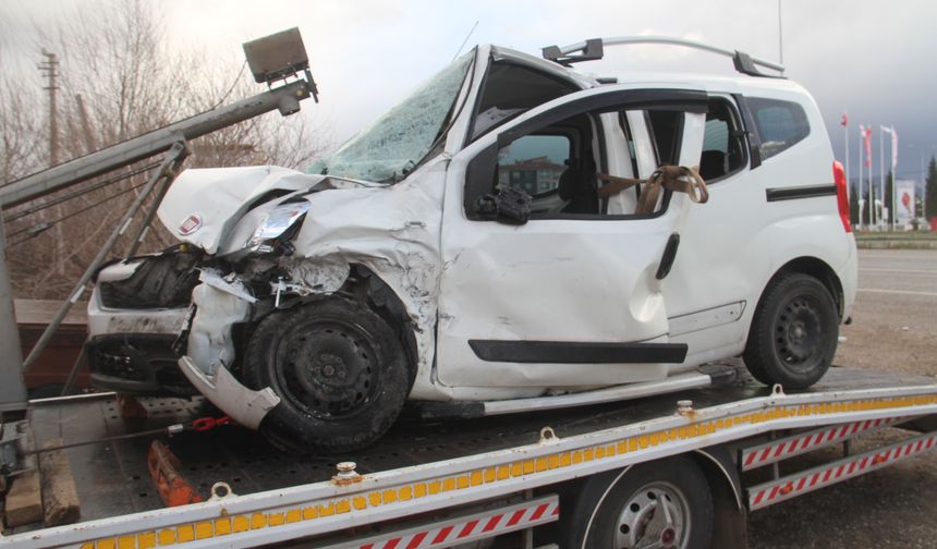 Beyehir'de iki kazada 7 kişi yaralandı