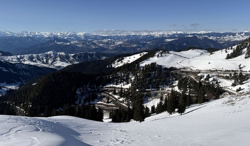 Erzurum, Ardahan ve Tunceli'nin yüksek kesimleri karla kaplandı