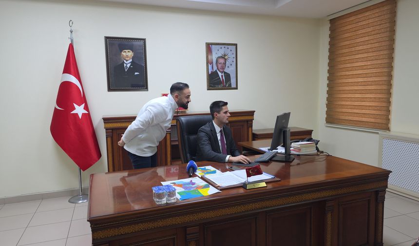 Eskil Kaymakamı Soydaş, AA'nın 'Yılın Kareleri' oylamasına katıldı