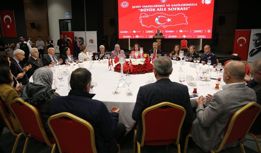 Eskişehir Valisi Yılmaz, şehit yakınları ve gazilerle iftar yaptı