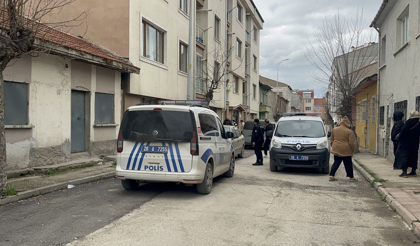 Eskişehir'de 3'üncü kattan düşen özel gereksinimli çocuk ağır yaralandı