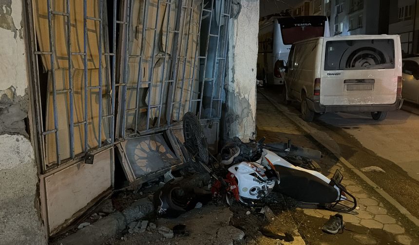 Eskişehir'de motosiklet kazasında 3 kişi yaralandı