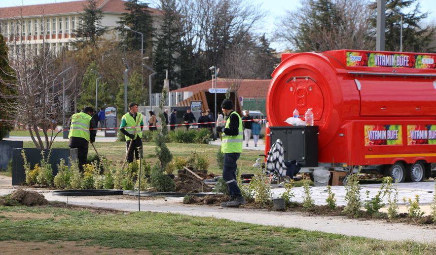 Eskişehir'de Recep Tayyip Erdoğan Millet Bahçesi'nin bakım çalışmaları tamamlanıyor