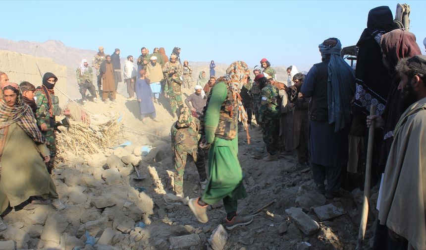 GÜNCELLEME 2 - Afganistan, Pakistan'ın hava saldırılarında 18 kişinin öldüğünü açıkladı