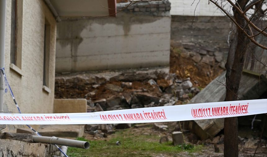 GÜNCELLEME - Ankara'nın Gölbaşı ilçesinde istinat duvarının çökmesi nedeniyle 5 apartman tahliye edildi