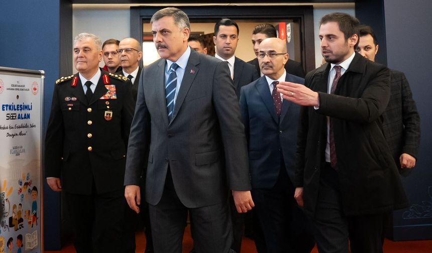 İçişleri Bakanı Çiftçi 'Külliye'de Ramazan' etkinlik alanını ziyaret etti