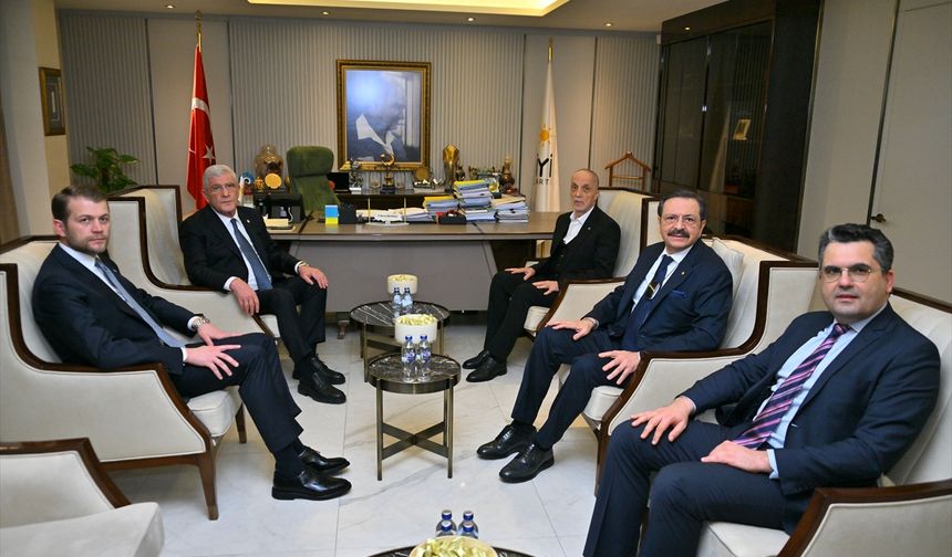 İYİ Parti Genel Başkanı Dervişoğlu, TÜRK-İŞ Başkanı Atalay ve TOBB Başkanı Hisarcıklıoğlu ile görüştü