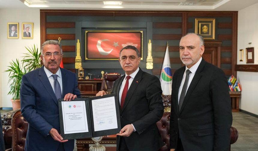 KAEÜ ile İl Müftülüğü arasında 'Kırşehir Diyanet Gençlik Merkezi' işbirliği protokolü imzalandı