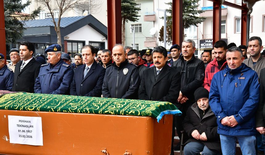 Kırşehir'de şehit Tekinaslan'ın vefat eden annesinin cenazesi defnedildi