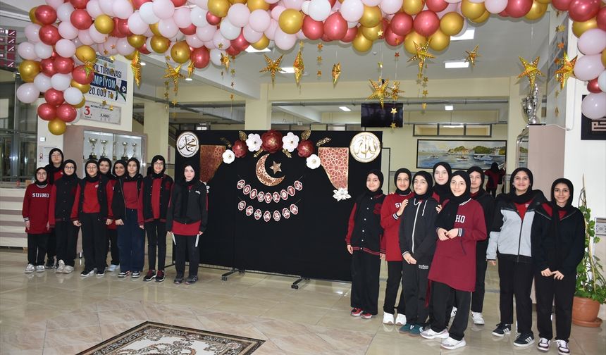 Konya ve çevre illerde öğrenciler okullarında 'Ramazan Sokağı' oluşturdu