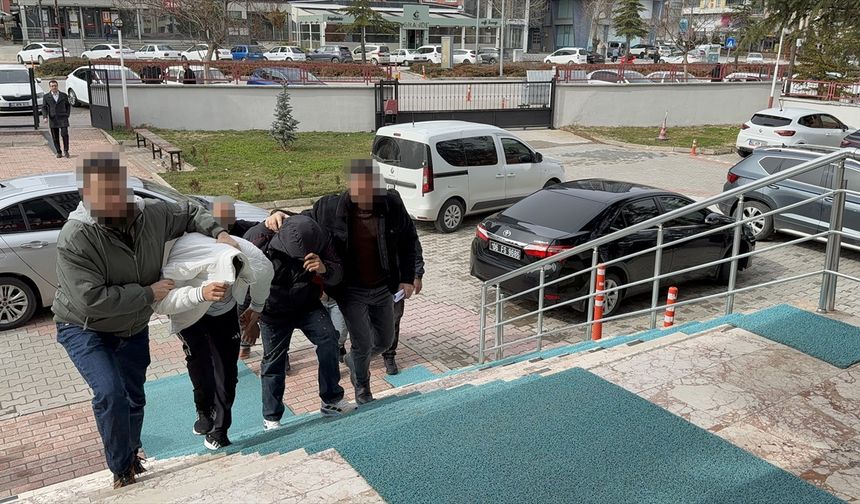 Konya'daki uyuşturucu operasyonunda 3 zanlı tutuklandı