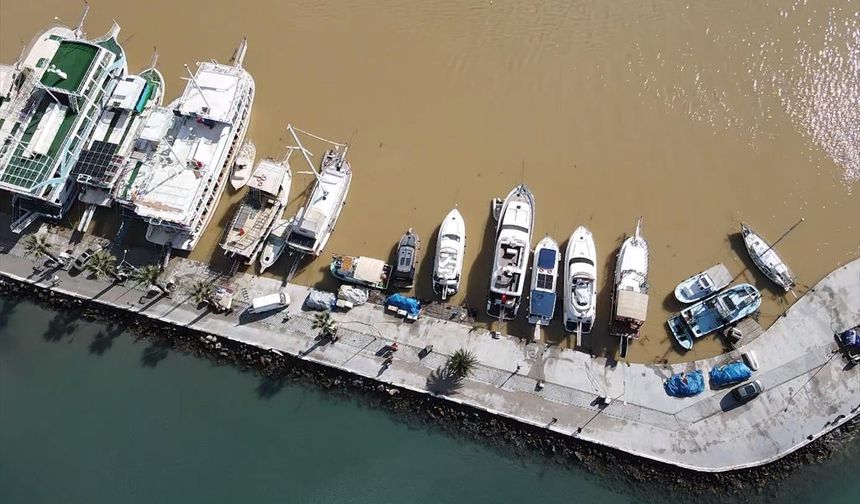 Muğla'da Gökova Körfezi'nin rengi değişti