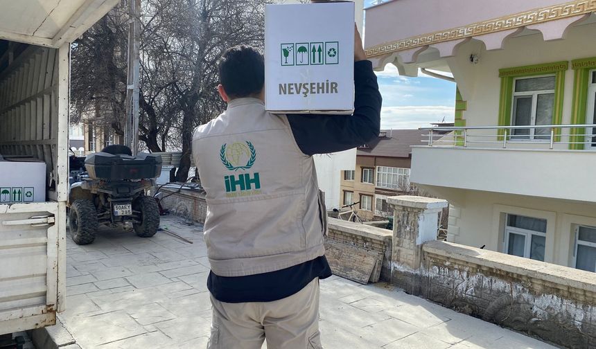 Nevşehir'de İHH gönüllülerinden ihtiyaç sahiplerine yardım