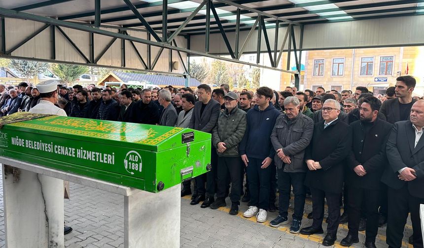 Niğde İl Özel İdaresi Genel Sekreteri Nebol'ün eşinin cenazesi defnedildi