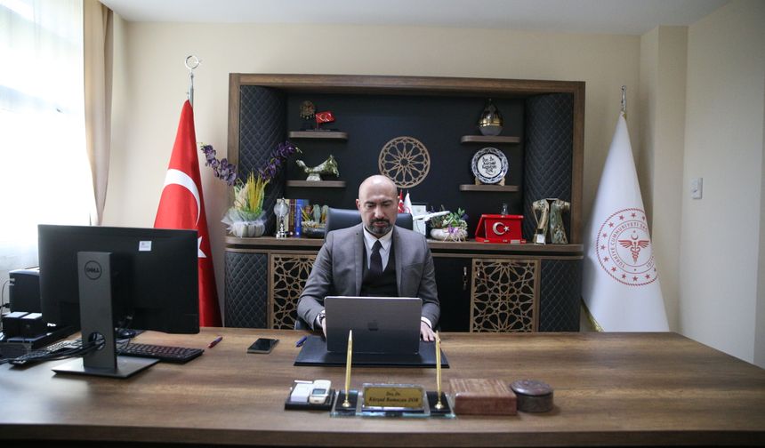 Niğde Ömer Halisdemir Üniversitesi Eğitim ve Araştırma Hastanesi Başhekimi Zor, AA'nın 'Yılın Kareleri' oylamasına katıldı