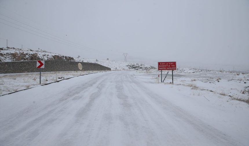 Niğde'de kar yağışı ve soğuk hava etkili oluyor