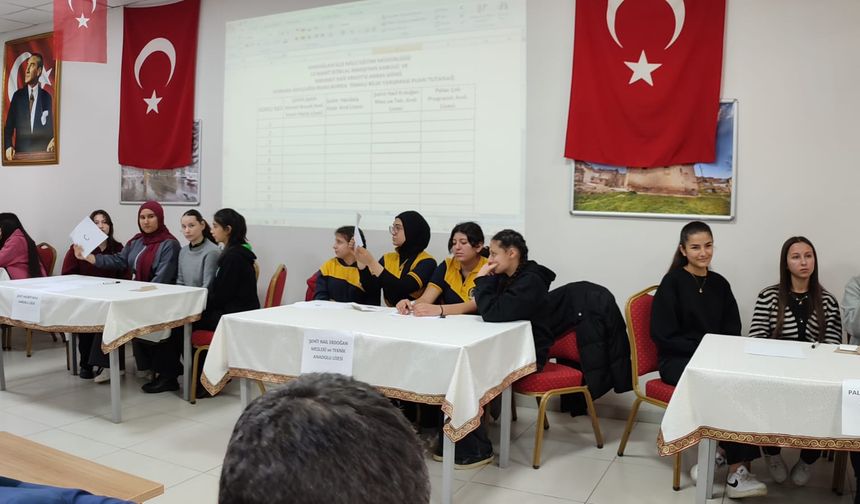 Sarıoğlan'da liselar arası bilgi yarışması düzenlendi