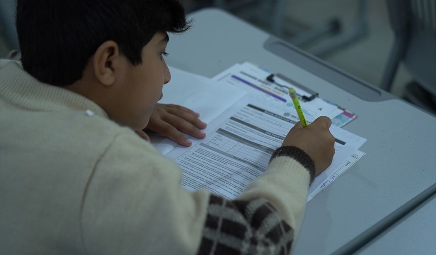 TMV'nin Pakistan'da düzenlediği giriş sınavına 6 bin 500'ü aşkın öğrenci katıldı