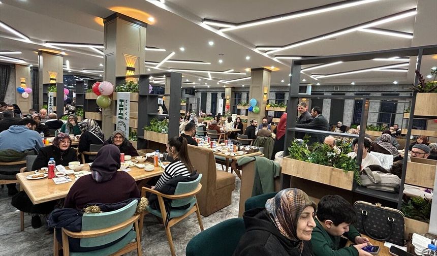 İHH Sivas Şubesi iftar programı düzenledi