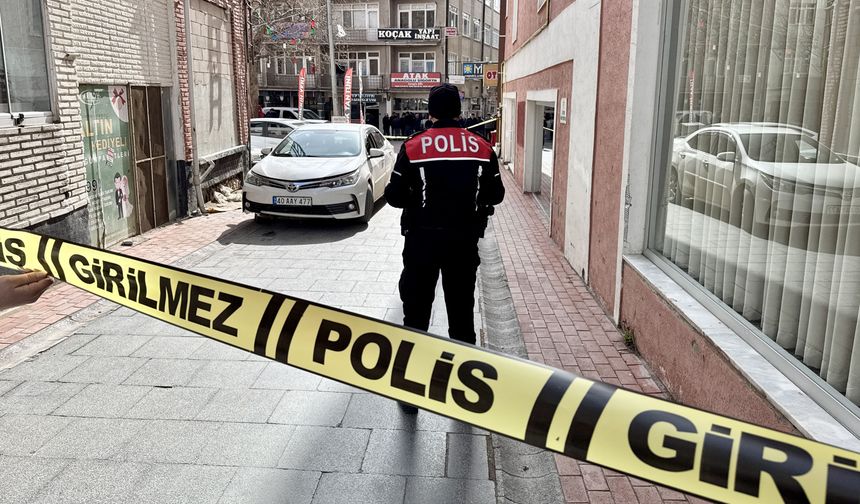 Kırşehir'de kahvehaneye yapılan silahlı saldırıda 2 kişi yaralandı