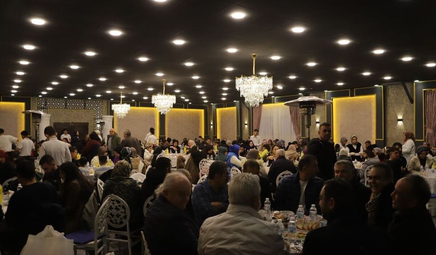 Konya'da öksüz ve yetim çocuklar iftarda buluştu