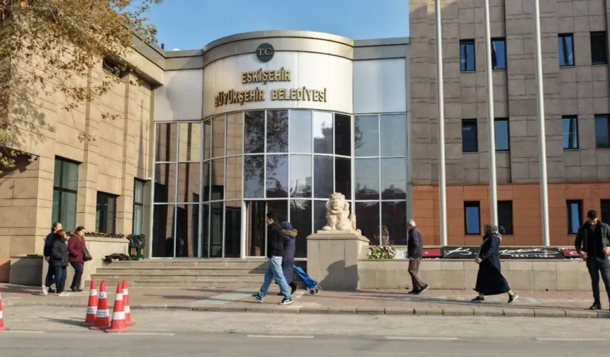 Eskişehir’de Yol Bakım Çalışması: Ziya Gökalp Caddesi Kapalı