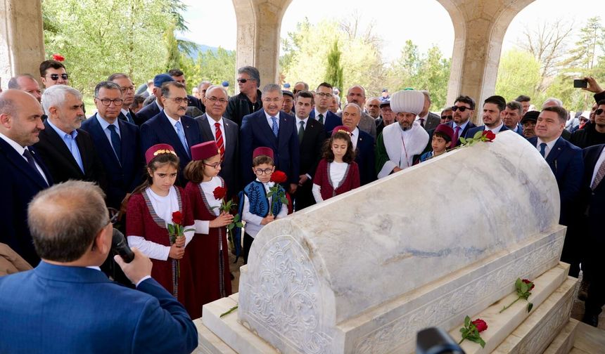 Fatih Dönmez: "Yunus’un Birleştirici Dili, İnsanlık İçin Çıkış Yoludur"