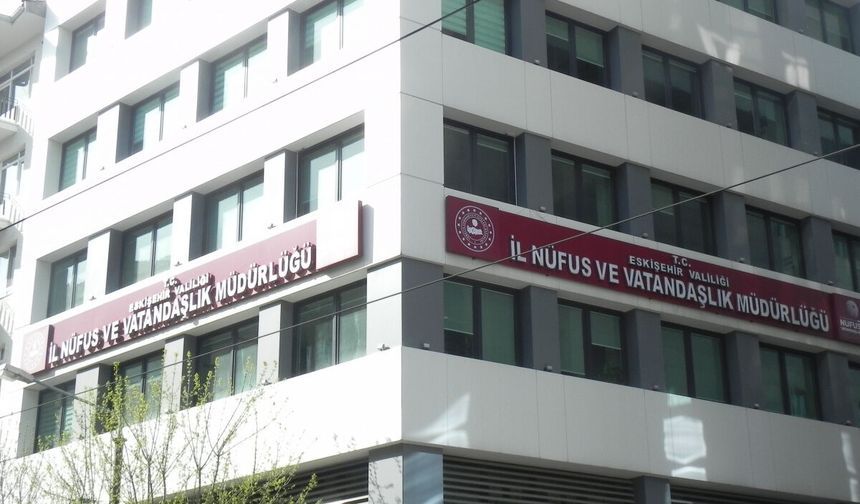 Eskişehir Nüfus Müdürlükleri Sınav İçin 13 Öğrencinin Kimlik Sorununu Çözdü