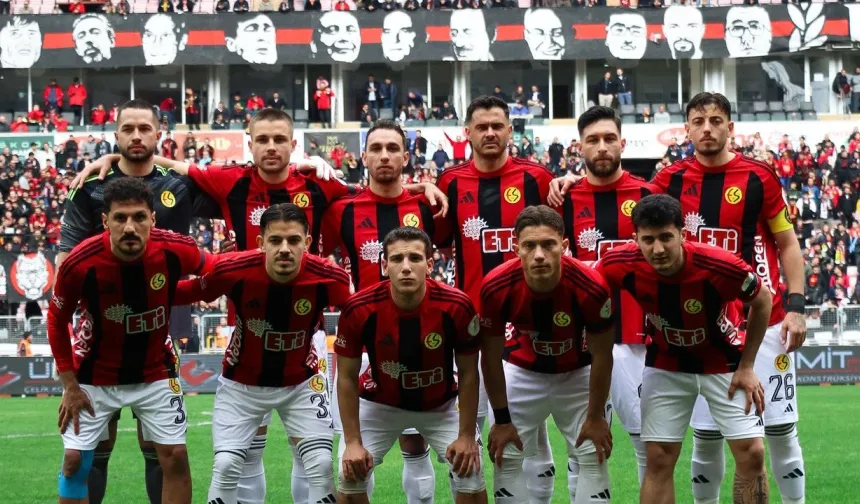 Şapcı düğmeye bastı!